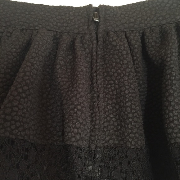 Adorable Textured Full Skirt - Picture 3 of 6